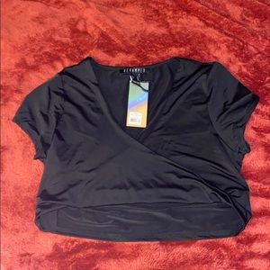 Black short sleeve crop top